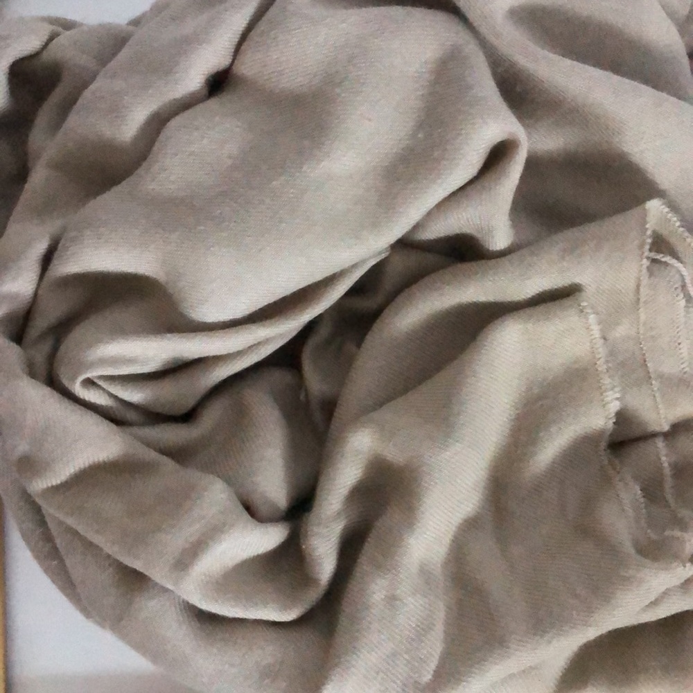 VTG Versatile Oversized Shawl/Wrap Pashmina - Picture 4 of 6